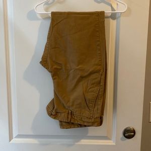 Old Navy khaki pant. 33x30